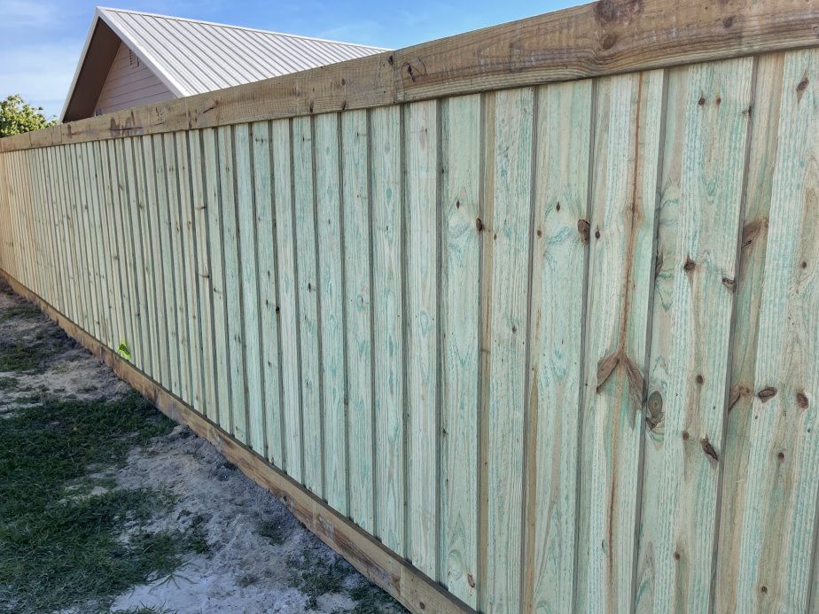 Lower Grand Lagoon FL cap and trim style wood fence