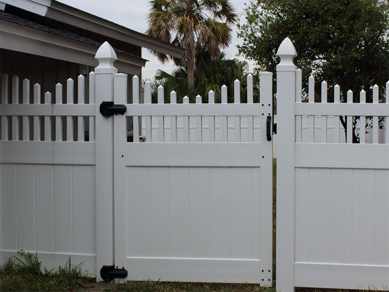 Lower Grand Lagoon Florida residential fencing contractor