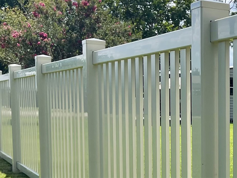 vinyl fence Pensacola Florida