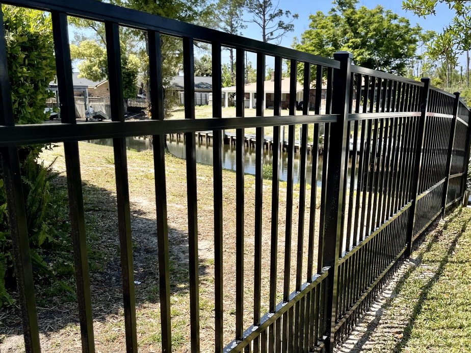 panama-city-fl-aluminum-fence-example-04.jpg